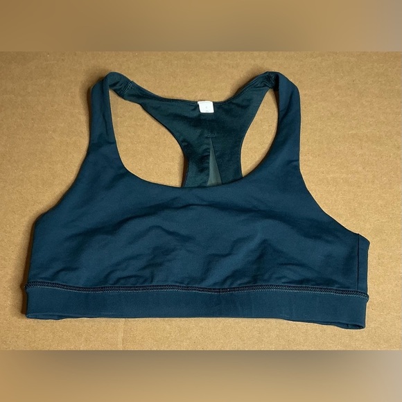Lululemon Athletica invigorate bra Hong Kong sar green size 4 - Picture 4 of 8